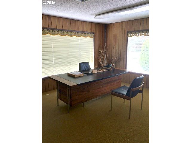 859 Lookingglass Road, Roseburg, OR 97471